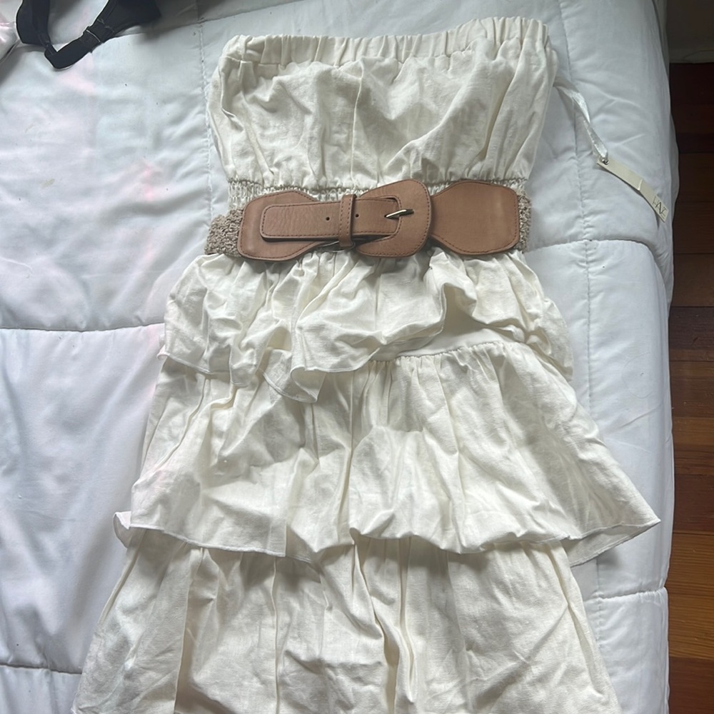Women’s strapless dress